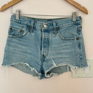 Levi’s 501 shorts- great condition